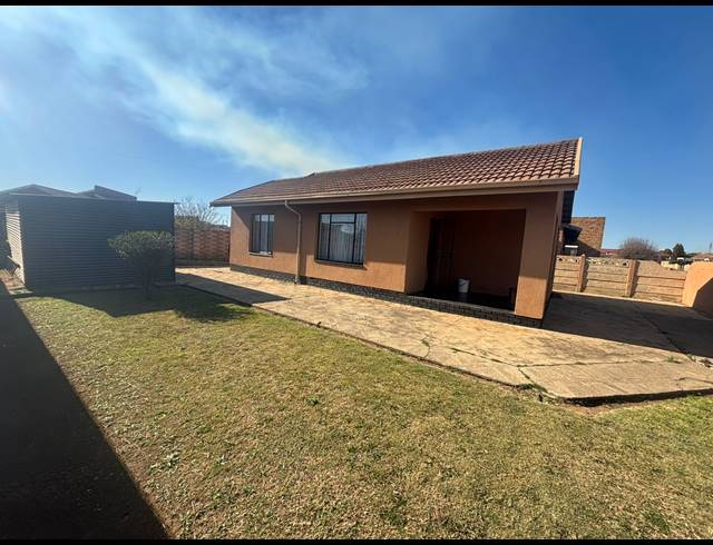 2 BEDROOM HOUSE FOR SALE IN SEBOKENG ZONE 6